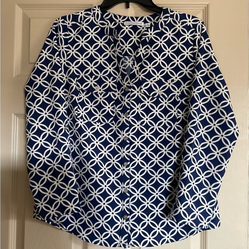 NOTATIONS Women’s Blouse Size Small Blue Button Long Sleeve. Pre-owned.